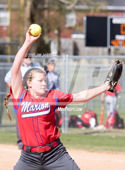 Thumbnail 2 in Marion vs. Kossuth photogallery.