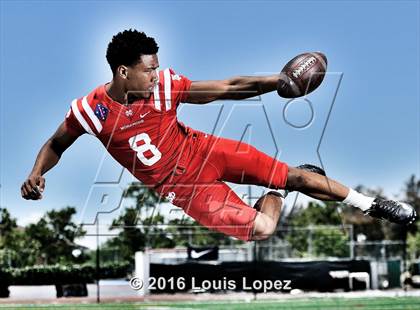 Thumbnail 1 in Mater Dei (2016 Preseason Top 25 Early Contenders Photo Shoot)  photogallery.