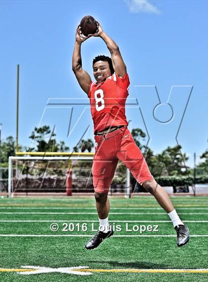 Thumbnail 1 in Mater Dei (2016 Preseason Top 25 Early Contenders Photo Shoot)  photogallery.