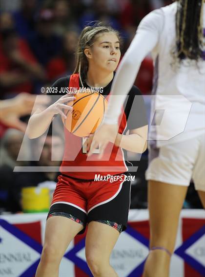 Thumbnail 1 in Fayetteville vs. Northside (AAA 6A State Final) photogallery.