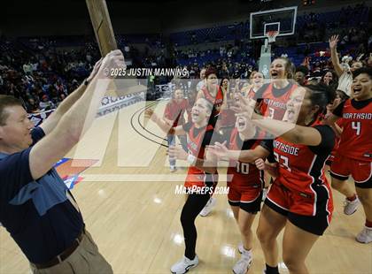 Thumbnail 3 in Fayetteville vs. Northside (AAA 6A State Final) photogallery.