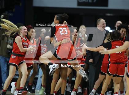 Thumbnail 3 in Fayetteville vs. Northside (AAA 6A State Final) photogallery.