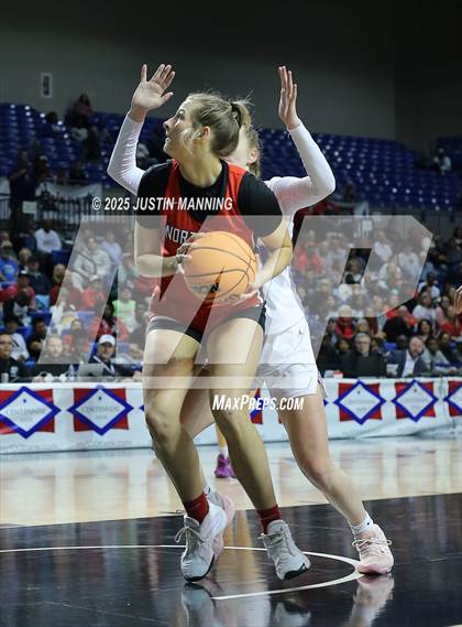 Thumbnail 3 in Fayetteville vs. Northside (AAA 6A State Final) photogallery.