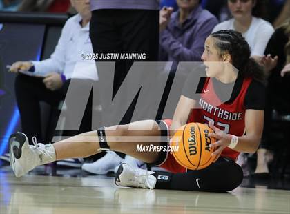 Thumbnail 2 in Fayetteville vs. Northside (AAA 6A State Final) photogallery.