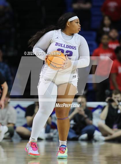 Thumbnail 1 in Fayetteville vs. Northside (AAA 6A State Final) photogallery.