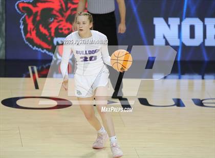 Thumbnail 3 in Fayetteville vs. Northside (AAA 6A State Final) photogallery.