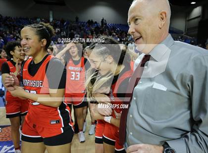 Thumbnail 3 in Fayetteville vs. Northside (AAA 6A State Final) photogallery.
