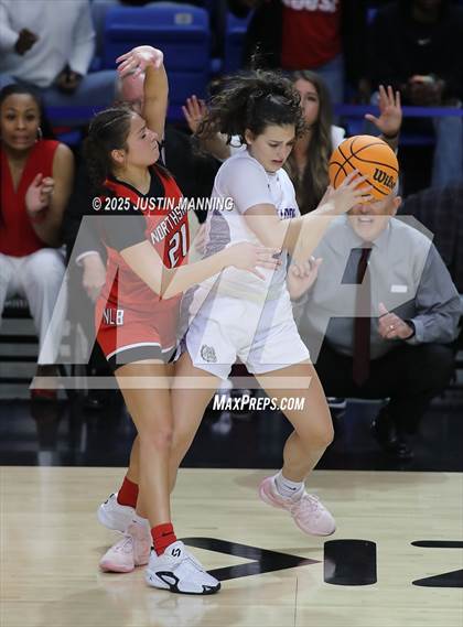 Thumbnail 3 in Fayetteville vs. Northside (AAA 6A State Final) photogallery.