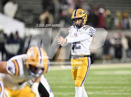 Thumbnail 2 in Avon vs. Archbishop Hoban (OHSAA Division 2 Semifinal) photogallery.