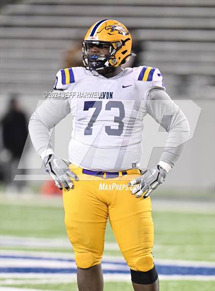 Thumbnail 1 in Avon vs. Archbishop Hoban (OHSAA Division 2 Semifinal) photogallery.