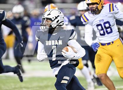 Thumbnail 3 in Avon vs. Archbishop Hoban (OHSAA Division 2 Semifinal) photogallery.
