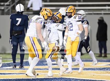 Thumbnail 2 in Avon vs. Archbishop Hoban (OHSAA Division 2 Semifinal) photogallery.