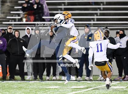 Thumbnail 1 in Avon vs. Archbishop Hoban (OHSAA Division 2 Semifinal) photogallery.