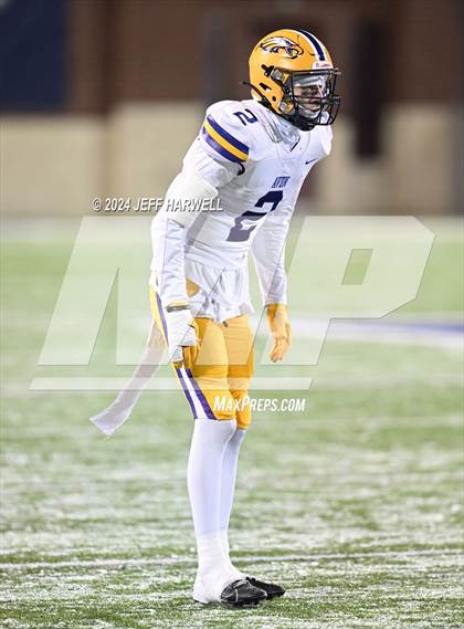 Thumbnail 1 in Avon vs. Archbishop Hoban (OHSAA Division 2 Semifinal) photogallery.
