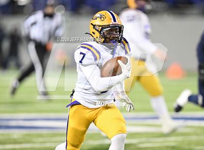 Thumbnail 3 in Avon vs. Archbishop Hoban (OHSAA Division 2 Semifinal) photogallery.