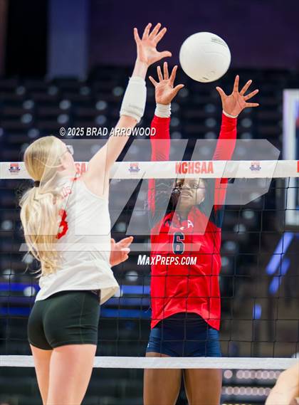 Thumbnail 1 in Falls Lake vs Leadership Academy (NCHSAA 1A Final) photogallery.