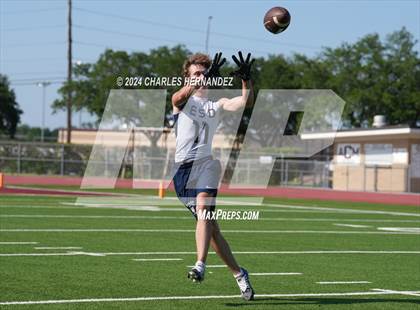 Thumbnail 3 in Episcopal School of Dallas vs University (Texas 7 on 7 State Qualifier) photogallery.