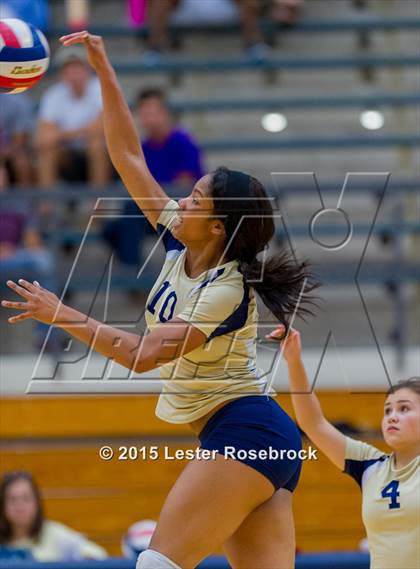 Thumbnail 3 in O'Connor vs. Taft photogallery.