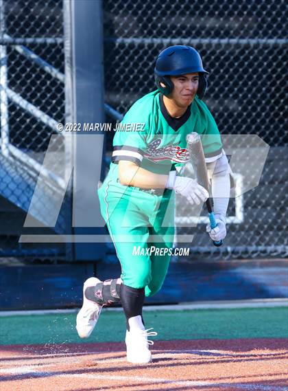 Thumbnail 3 in Oaks Christian vs Thousand Oaks photogallery.