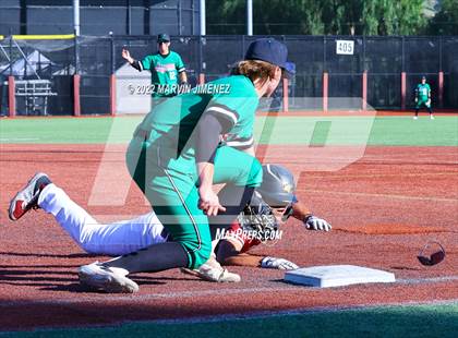 Thumbnail 3 in Oaks Christian vs Thousand Oaks photogallery.