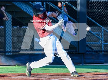 Thumbnail 3 in Oaks Christian vs Thousand Oaks photogallery.