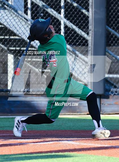 Thumbnail 2 in Oaks Christian vs Thousand Oaks photogallery.