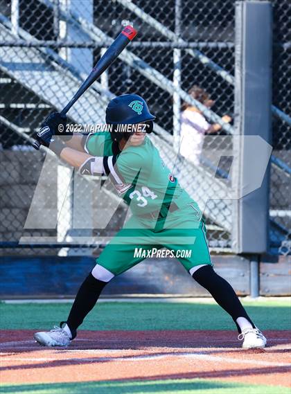 Thumbnail 3 in Oaks Christian vs Thousand Oaks photogallery.