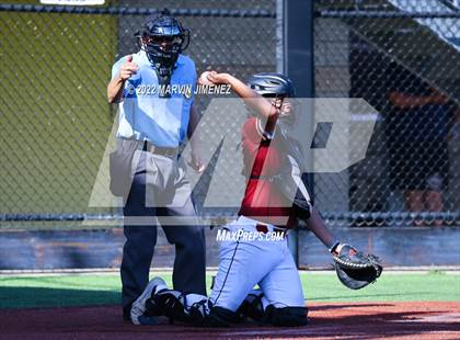 Thumbnail 2 in Oaks Christian vs Thousand Oaks photogallery.