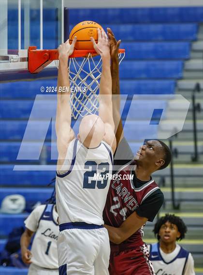 Thumbnail 3 in Carver @ Lovett photogallery.