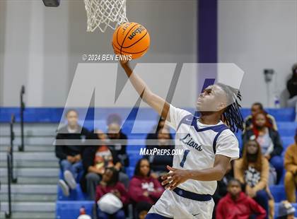 Thumbnail 3 in Carver @ Lovett photogallery.