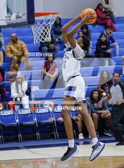 Thumbnail 3 in Carver @ Lovett photogallery.
