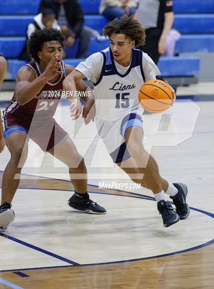 Thumbnail 3 in Carver @ Lovett photogallery.