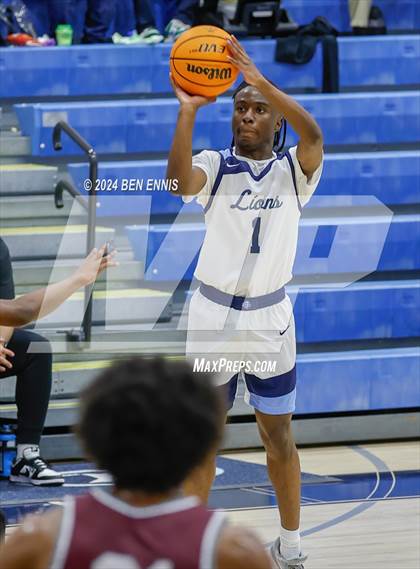 Thumbnail 1 in Carver @ Lovett photogallery.