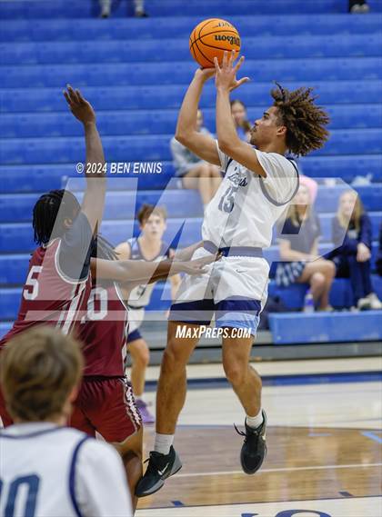 Thumbnail 2 in Carver @ Lovett photogallery.