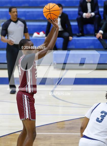 Thumbnail 2 in Carver @ Lovett photogallery.