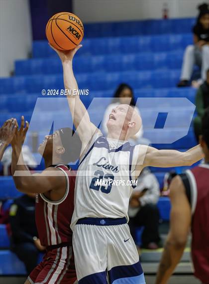Thumbnail 3 in Carver @ Lovett photogallery.