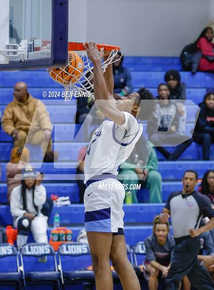 Thumbnail 3 in Carver @ Lovett photogallery.