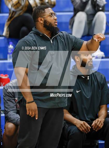 Thumbnail 3 in Carver @ Lovett photogallery.