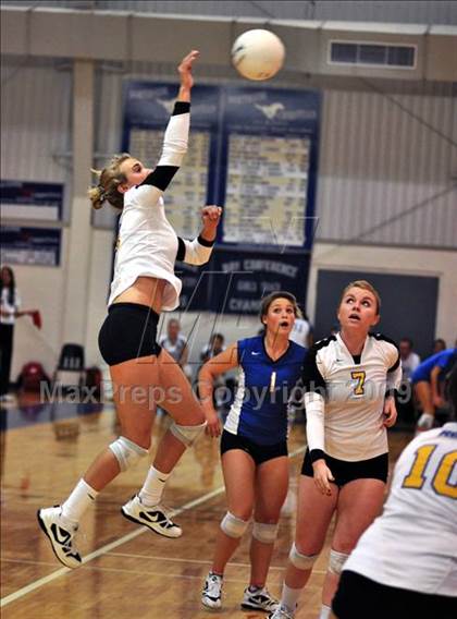 Thumbnail 2 in Lake Worth Christian vs. First Academy photogallery.
