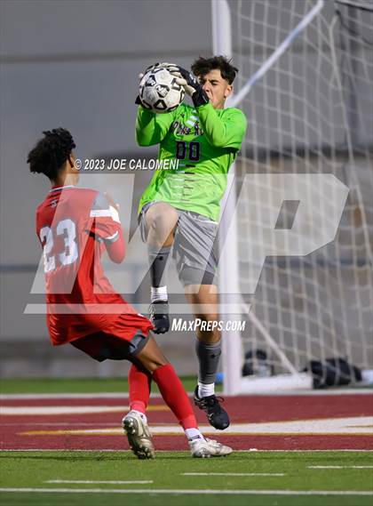Thumbnail 2 in Round Rock vs Lee (UIL 6A Region 4 Area) photogallery.