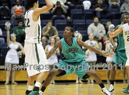 Thumbnail 3 in Sheldon @ De La Salle (MLK Classic) photogallery.