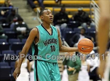 Thumbnail 2 in Sheldon @ De La Salle (MLK Classic) photogallery.