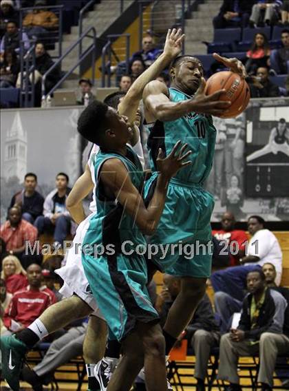 Thumbnail 3 in Sheldon @ De La Salle (MLK Classic) photogallery.