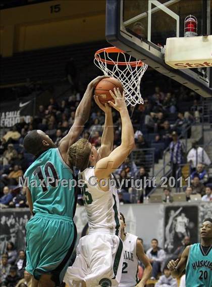 Thumbnail 3 in Sheldon @ De La Salle (MLK Classic) photogallery.