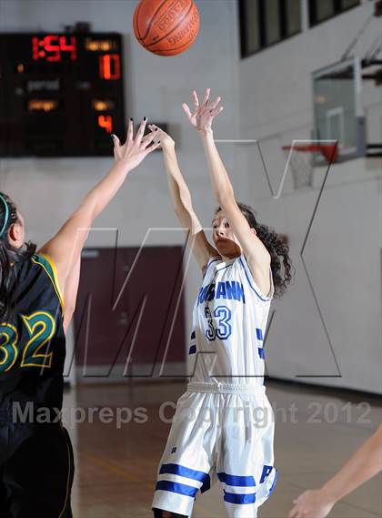 Thumbnail 3 in Burbank vs Royal (La Canada Tournament) photogallery.
