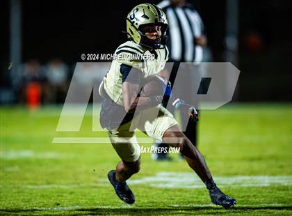 Thumbnail 2 in Seguin @ Southwest (UIL Football 5A Division I Region 4 Bi-District) photogallery.