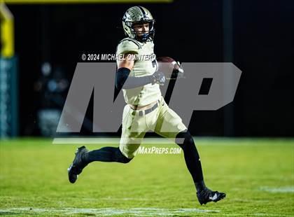 Thumbnail 1 in Seguin @ Southwest (UIL Football 5A Division I Region 4 Bi-District) photogallery.