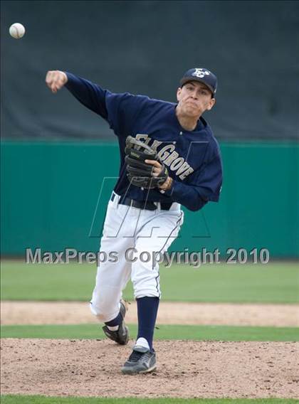 Thumbnail 2 in Elk Grove vs. Tokay photogallery.
