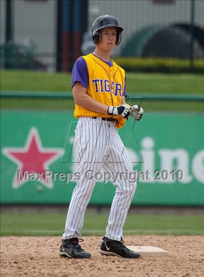 Thumbnail 1 in Elk Grove vs. Tokay photogallery.