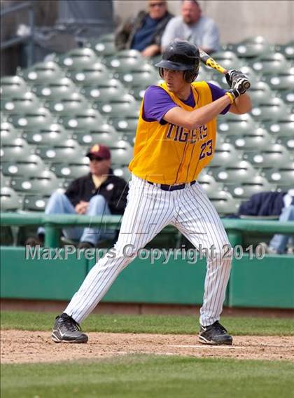 Thumbnail 2 in Elk Grove vs. Tokay photogallery.